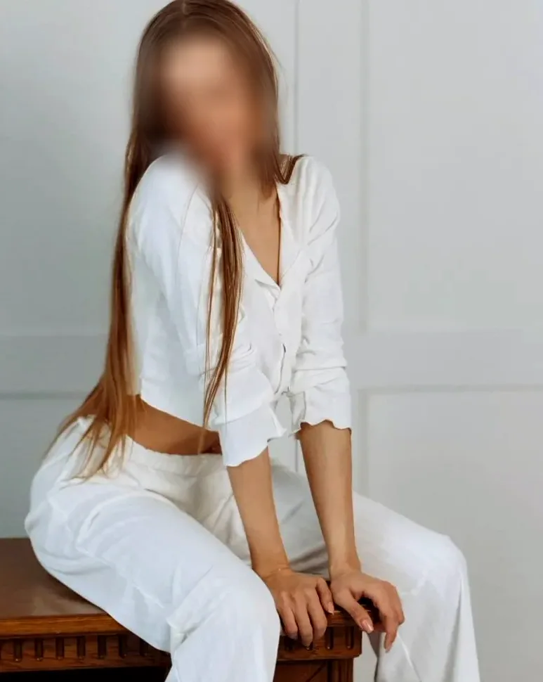Greta, 26