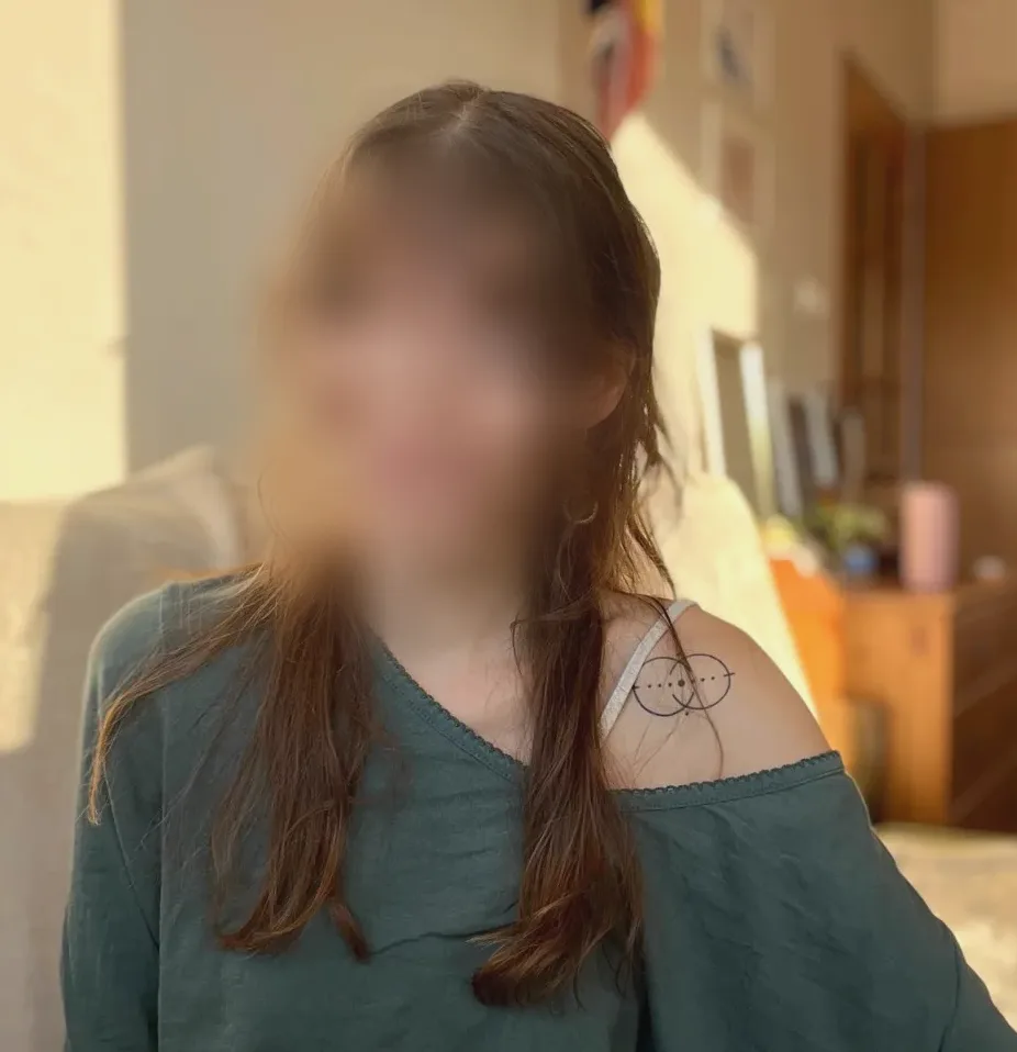 Jacqueline, 28