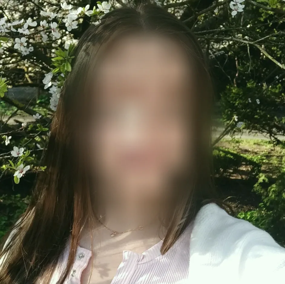 Nora, 32