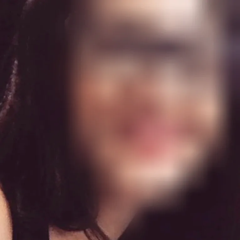 Saskia, 25