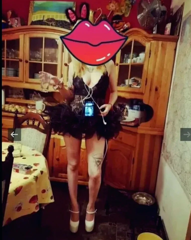 Sina, 34